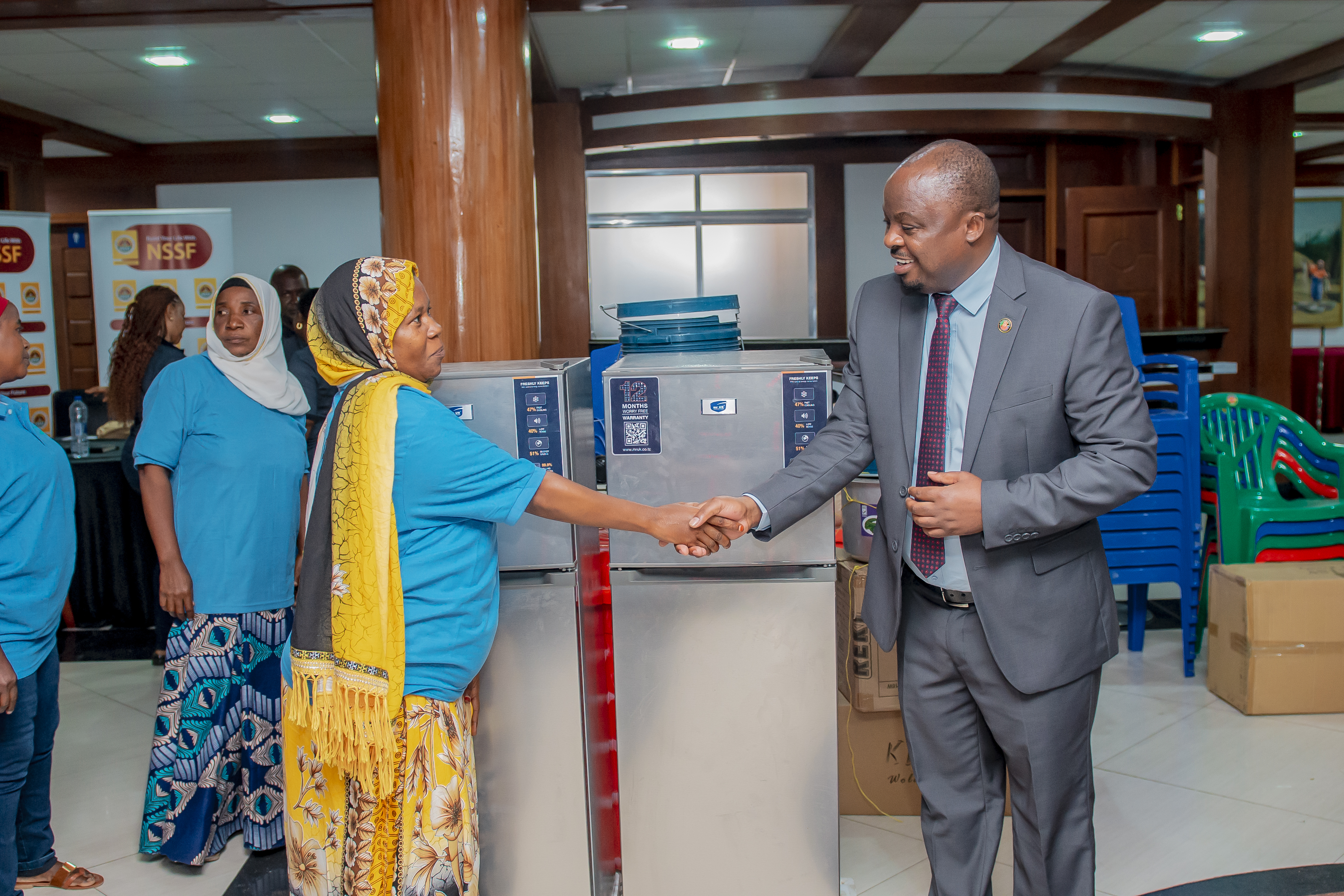 COMHESWA IN A CONFERENCE WITH MINISTER OF STATE, PRIME MINISTER'S OFFICE - LABOUR, EMPLOYMENT AND RELATIONS